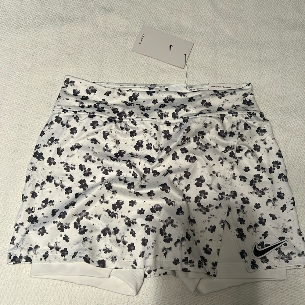 Nike slim fit dri fit golf skirt XS